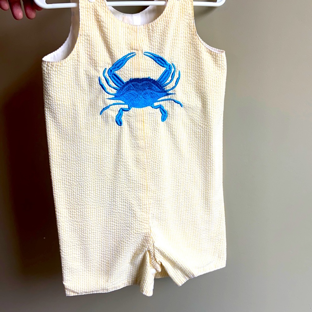 EUC. Beautiful Yellow and White striped Jon Jon embroidered with Blue Crab.